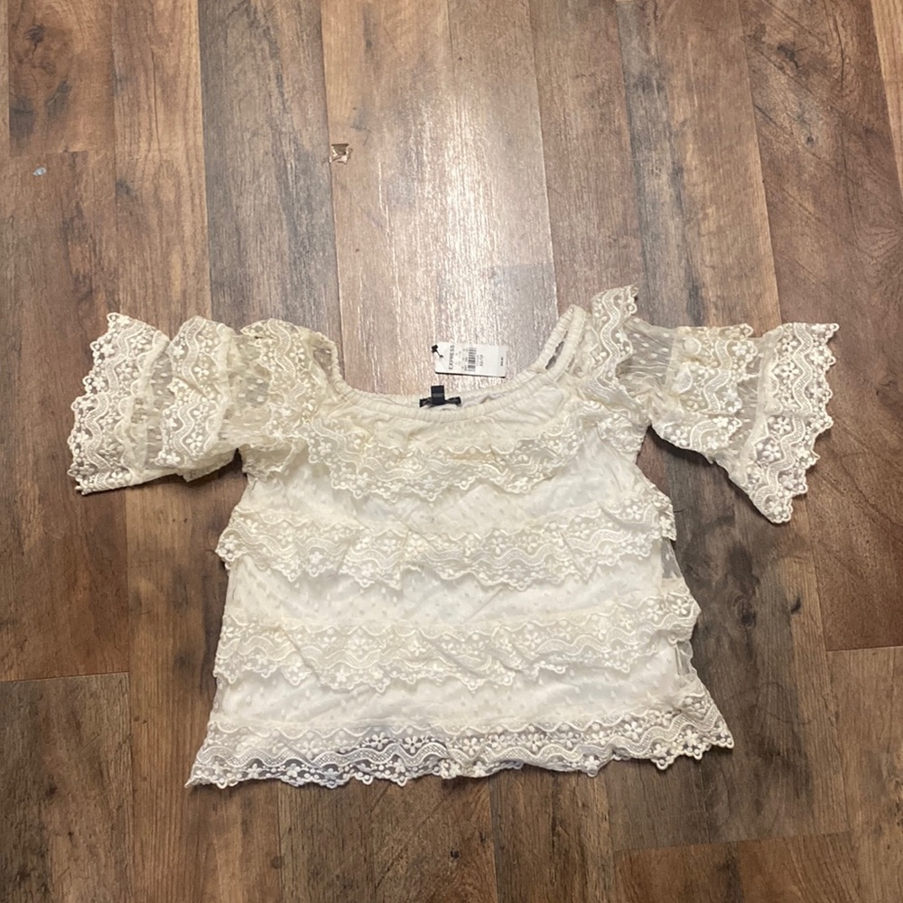 - Express ruffle cropped‎ top size xs
